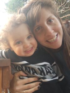 Photo of Zer Vaknin and her child.